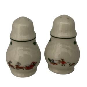 Pfaltzgraff Snow Village set salt and pepper‎ shaker